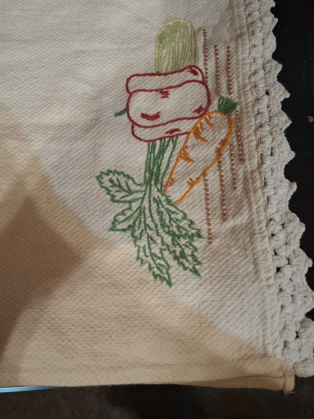 Kitchen Bundle - Red Halter Apron, Dish Towels, Etc - Picture 5 of 12